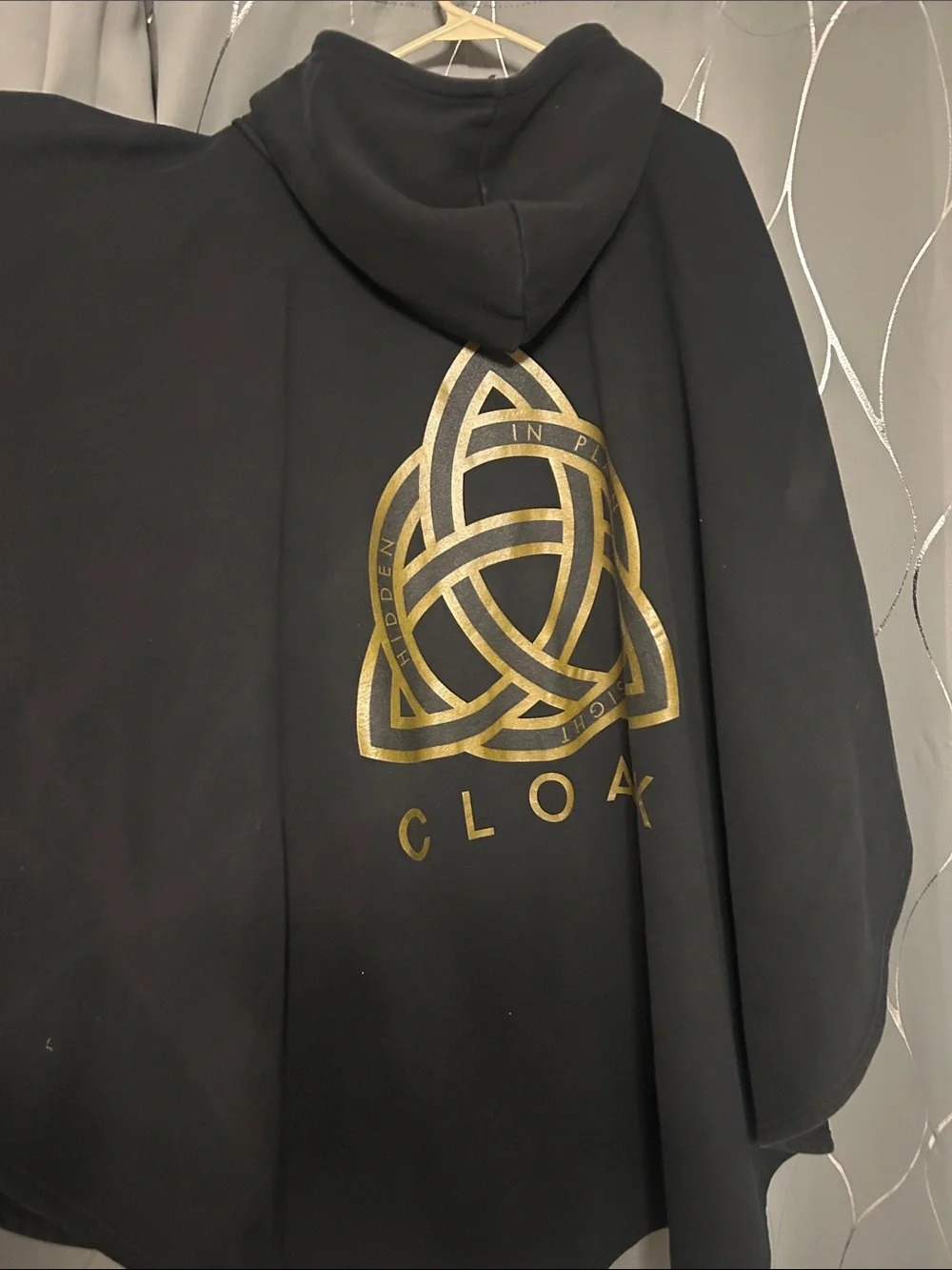 Cloak brand poncho Black Zip-Up Hoodie with Subtle Logo Patch - Picture 4 of 5